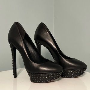 B Brian Atwood Finvarra Pump